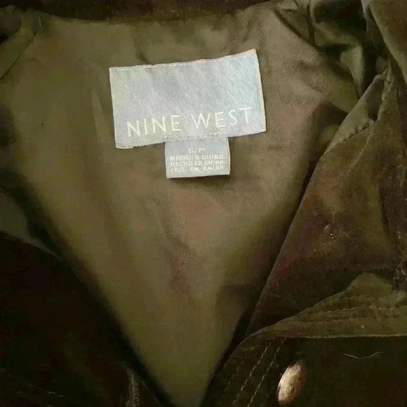 Vintage Nine West Velvet Cape/Wrap Size S Dark Green Button front Oversized Fall - Picture 15 of 15